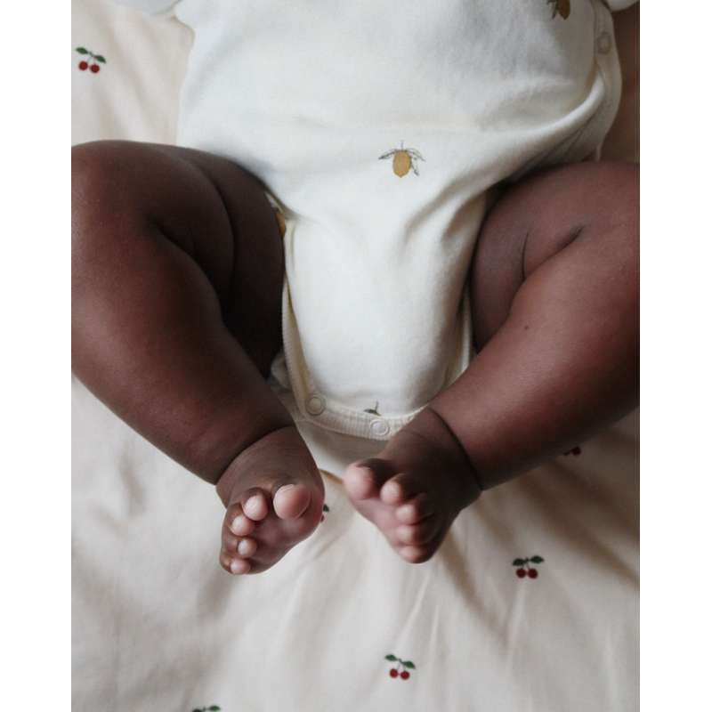 Konges Sløjd Sengetøj - Baby - GOTS - Cherry