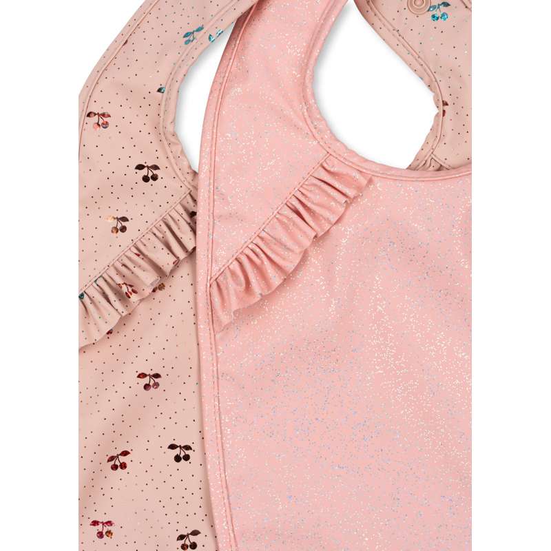 Konges Sløjd Hagesmække m. Flæser - 2-pak - Cherry Sparkle