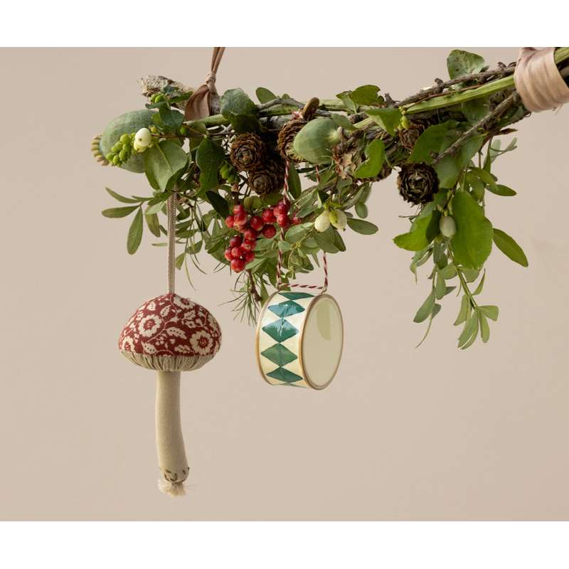 Maileg Juleornament - Metal - Tromme - Stor - Mørk Grøn